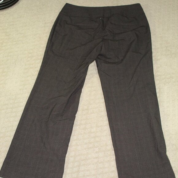Apt. 9 Size 8P Grey Plaid Work Pants Slacks Stretch Waist EUC! - Picture 2 of 5